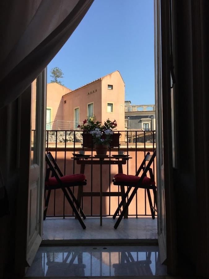 Апартаменты Finestre Sul Teatro - Catania - Parking Included Экстерьер фото