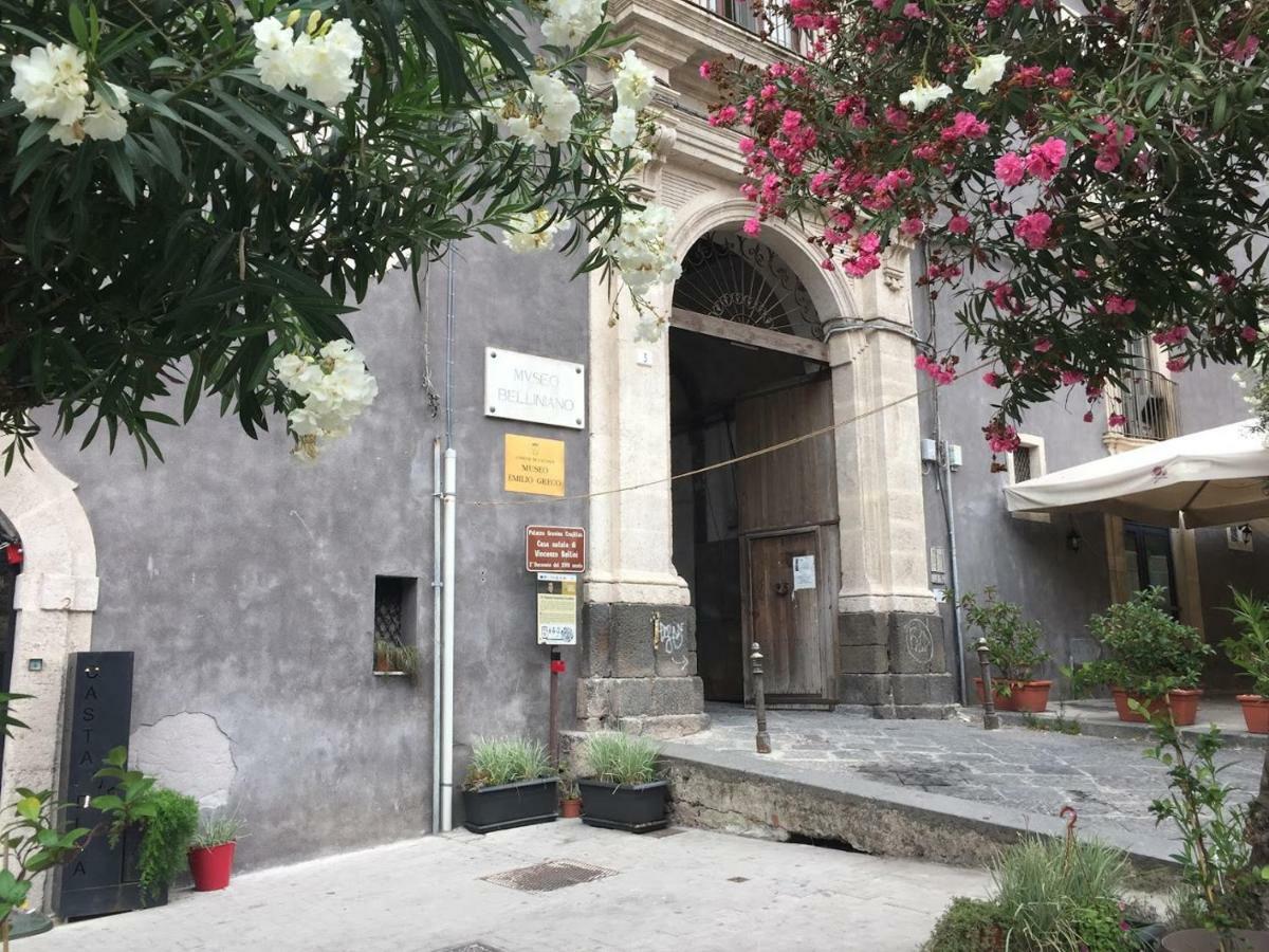 Апартаменты Finestre Sul Teatro - Catania - Parking Included Экстерьер фото